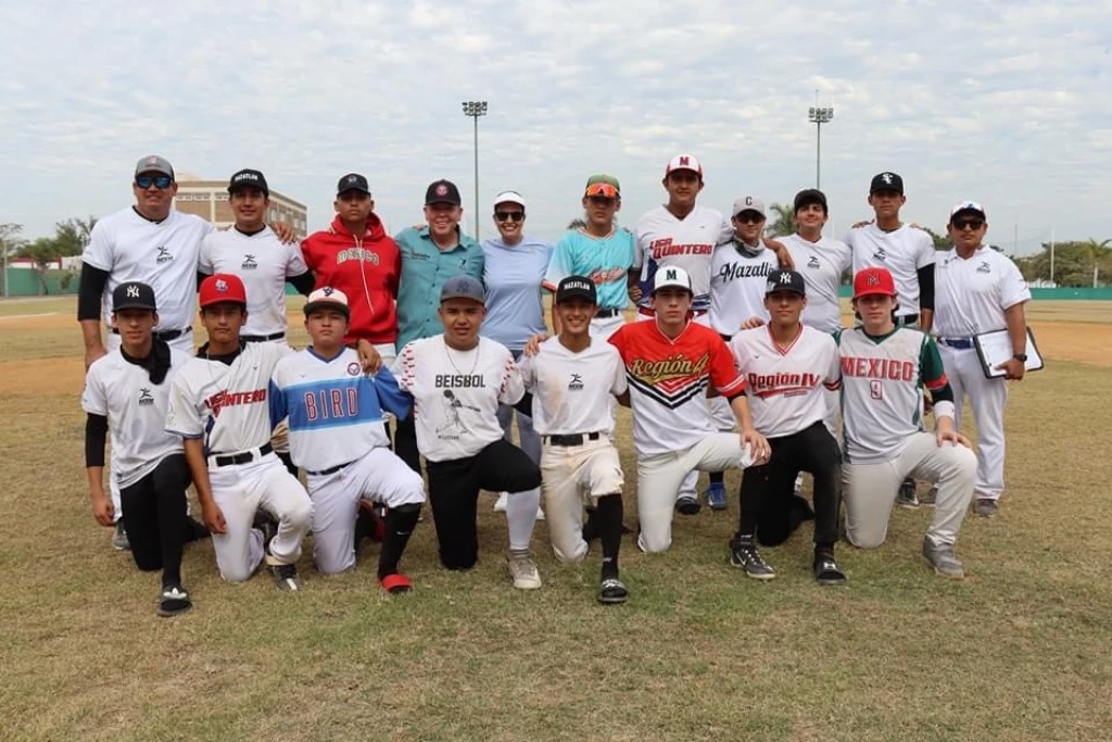Mazatlán vence a Escuinapa en los Zonales de Béisbol