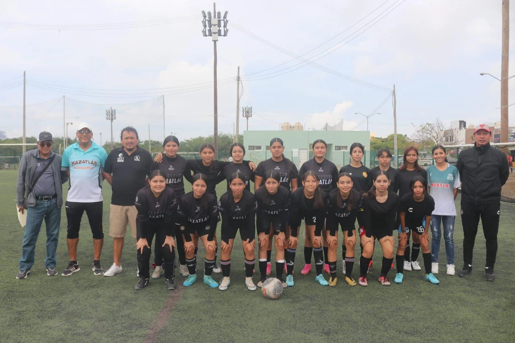 Avanza Mazatlán a la etapa estatal de futbol femenil, sin sudar el uniforme;
