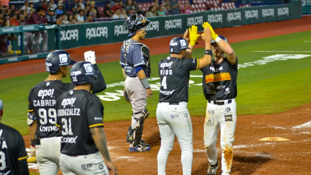 Rieleros: Con cuadrangulares de O’Conner y De León, Aguascalientes se queda con el primero de la serie ante Laguna