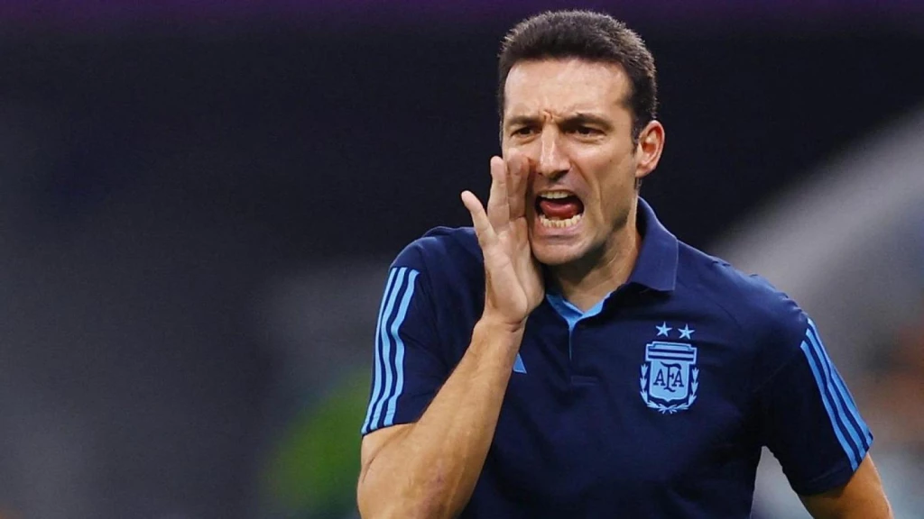 Scaloni contra Lorenzo, choque argentino por el trono de la Copa América