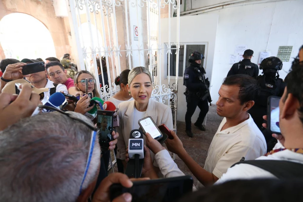 Pipas de agua abastecen la zona rural: Estrella Palacios