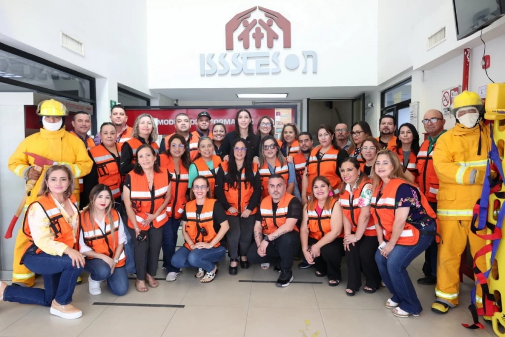 Evacúan a 487 personas del edificio de Isssteson durante Simulacro Nacional
