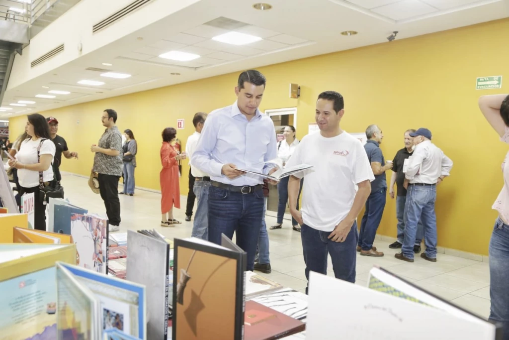 Impulsa Durazo Montaño más espacios para leer en Sonora: llega librería del FCE a Cajeme