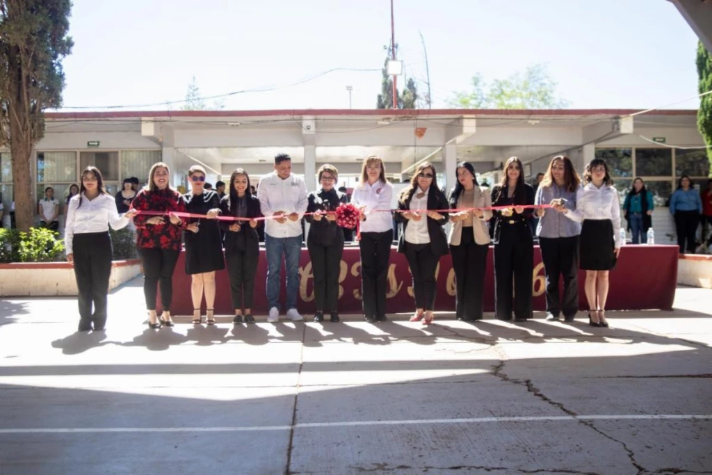 Gobierno de Sonora impulsa futuro académico de jóvenes con Feria Educativa en Cananea