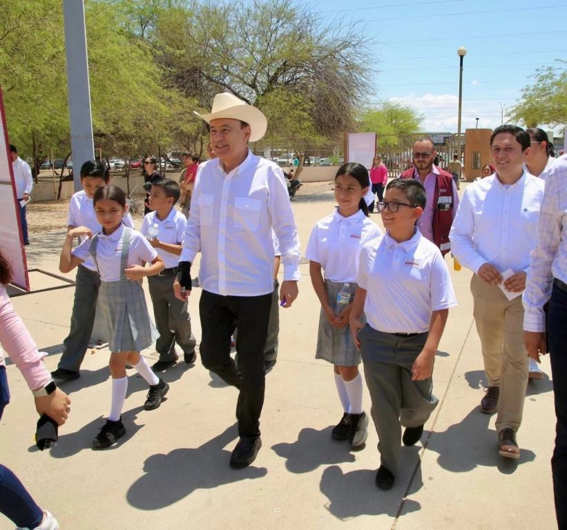 Histórico impulso a la educación: Durazo reduce deserción escolar con becas y apoyos integrales
