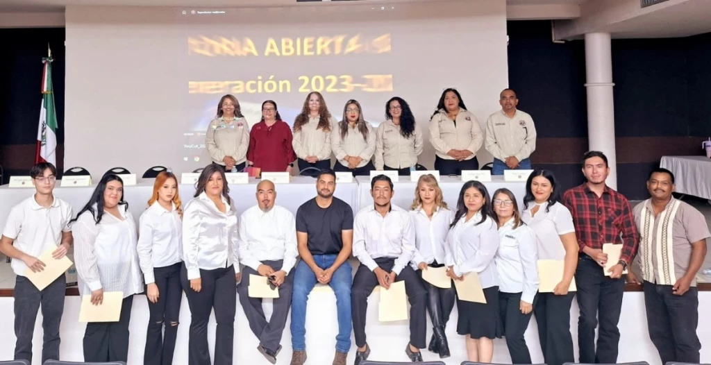 Concluyen agremiados del STEUS la preparatoria gracias a programa del ISEA