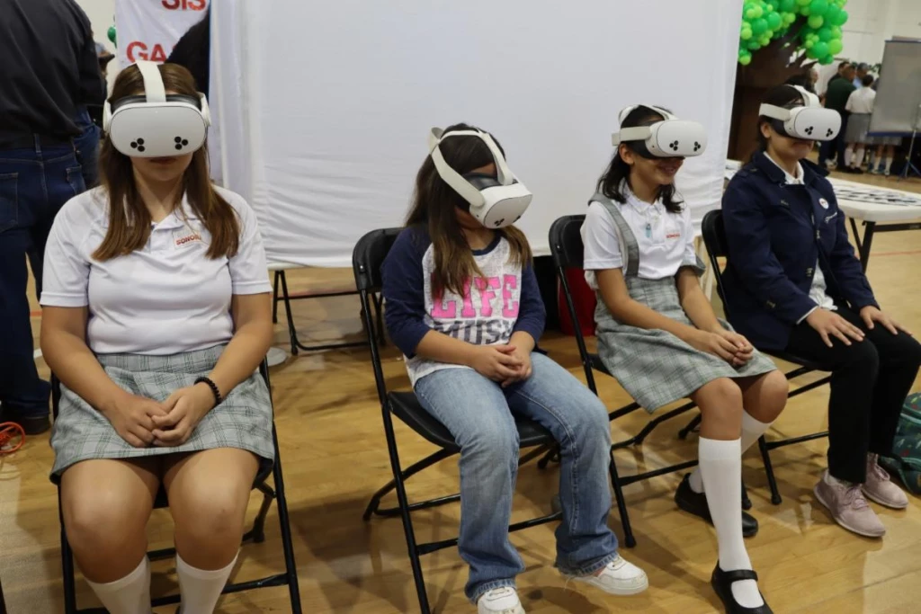Más de tres mil estudiantes dan vida a la Feria de Ciencia y Tecnología 2025 de Unisierra