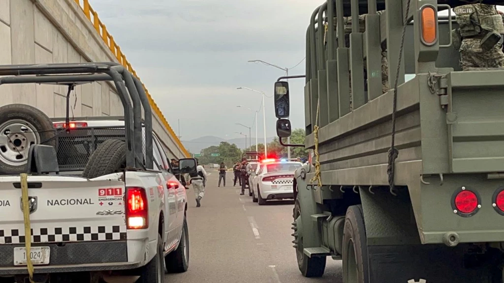 Mujer resulta gravemente herida en ataque armado en la autopista La Costera, en Culiacán