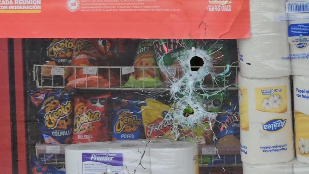 Balacera en la Culiacán-Eldorado, deja daños en dos establecimientos
