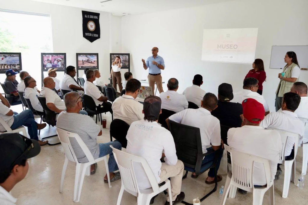 Capacitan a taxistas de Mazatlán para fortalecer la atención al turismo