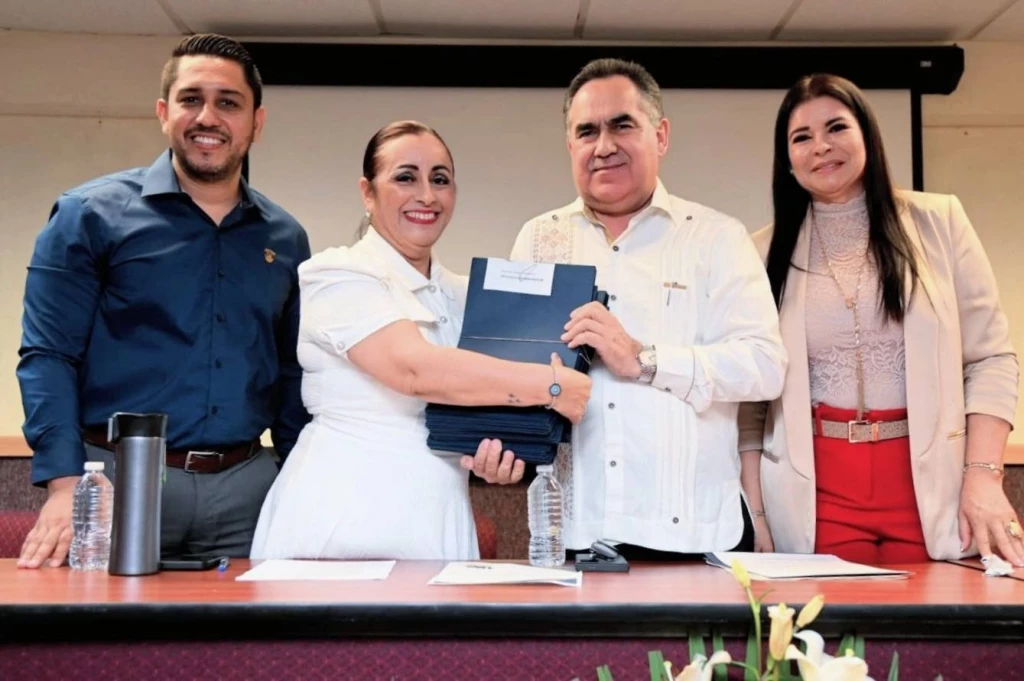 Fortalece el Rector Jesús Madueña la certidumbre laboral de docentes en la Facultad de Enfermería Mazatlán, con la entrega de 87 titularidades académicas 