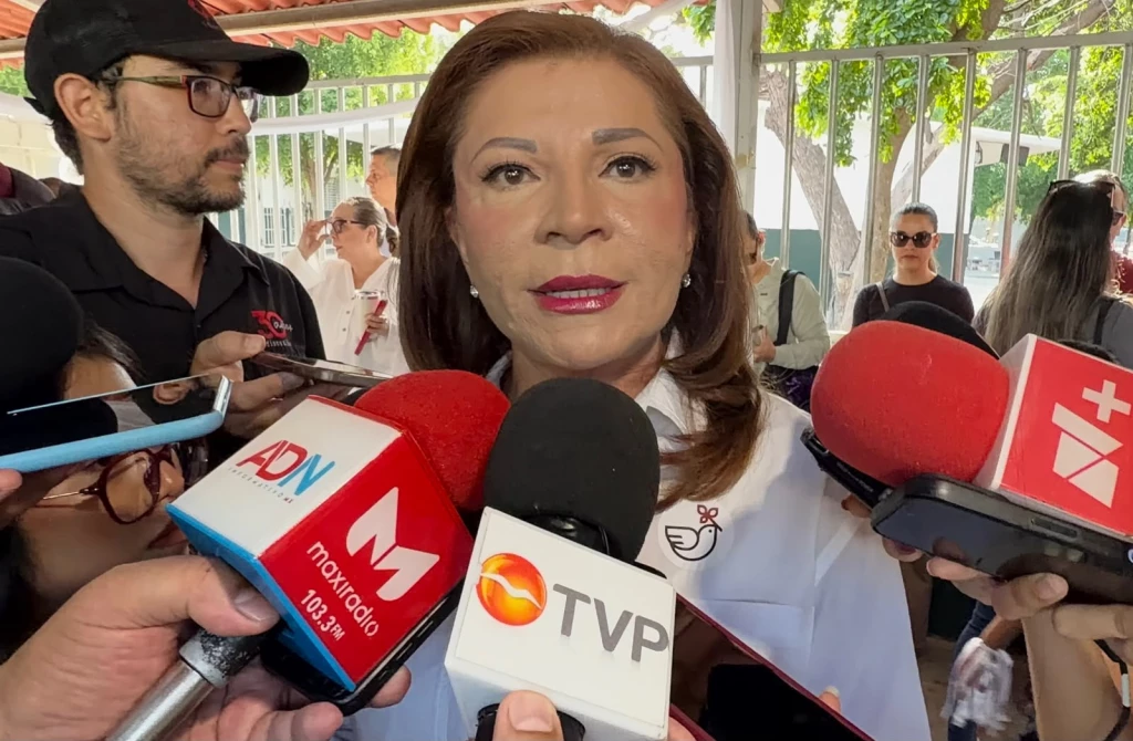 Restan 16 escuelas para instalar aires y luz