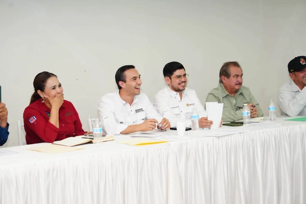 Atiende Sagarhpa a productores agrícolas, pesqueros y ganaderos de Fuerte Mayo
