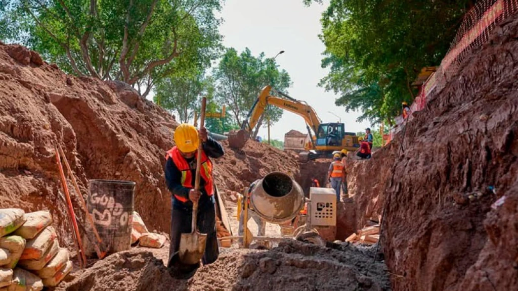 Asegura Javier Lamarque conclusión de las obras en la calle 300 antes de finalizar el año