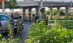 Grupo armado ejecuta a tres hombres