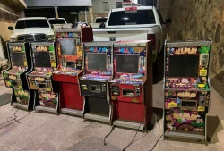 Aseguran 20 tragamonedas y cámaras en cateos simultáneos en Nogales