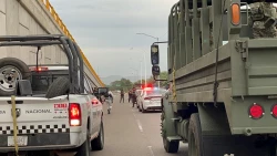 Mujer resulta gravemente herida en ataque armado en la autopista La Costera, en Culiacán