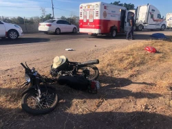 Motociclista pierde la vida tras ser impactado por un automóvil que circulaba en sentido contrario en Mazatlán