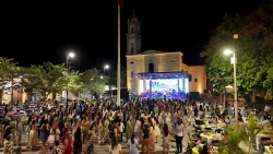 Jose Paz López festeja a las mamás de Badiraguato con música, regalos y una rica cena 
