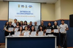 Entrega la Facultad de Derecho Culiacán reconocimientos a sus mejores promedios; un ejemplo de compromiso y actualización permanente