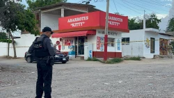 Al interior de un abarrote, ejecutan a un hombre
