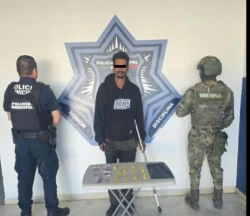 Detienen en operativo conjunto a sujeto con dosis de presunto narcótico en la colonia Sochiloa