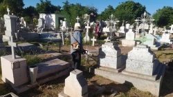 Exhorta Salud Municipal a eliminar criaderos de mosquitos en panteones durante festejos del Día de Muertos
